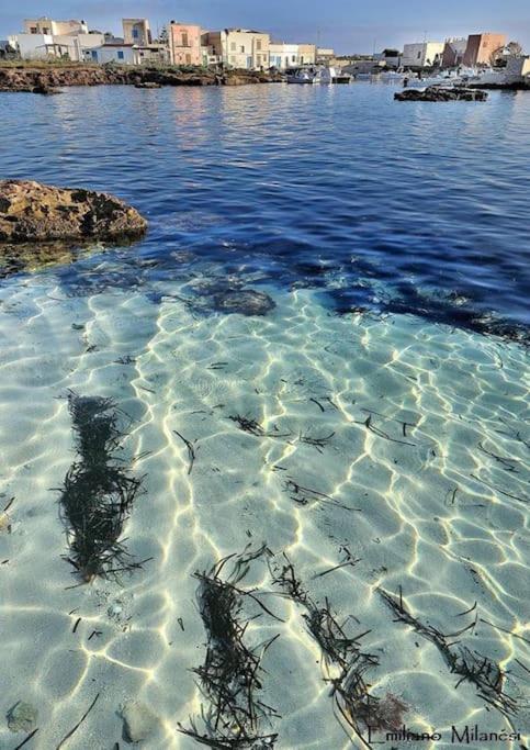 Il Cubo, Monovano Col Mare Su Tre Fronti. فافينانا المظهر الخارجي الصورة